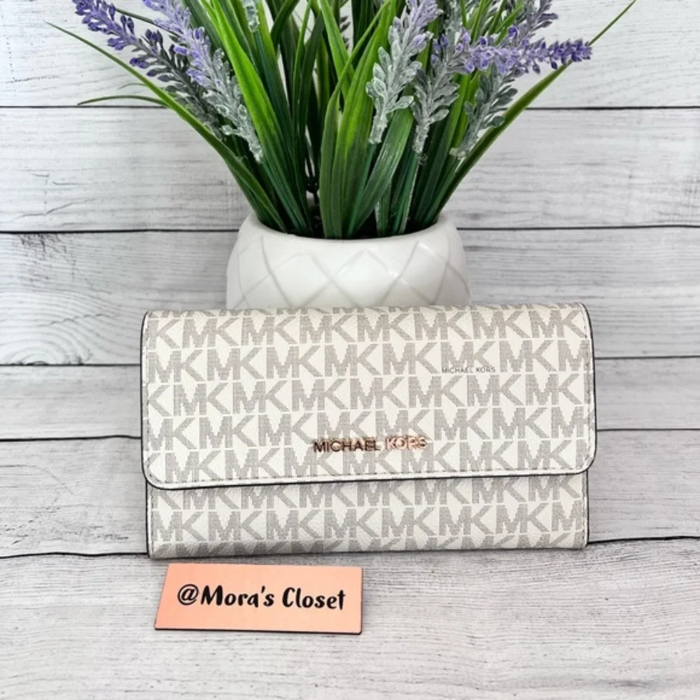 🦋Michael Kors Trifold Wallet